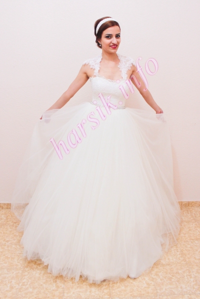 Wedding dress 951976828