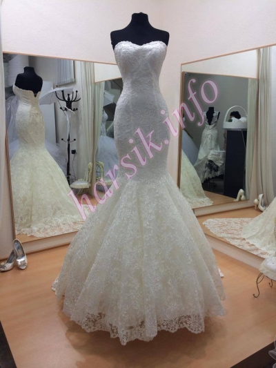 Wedding dress 713392767