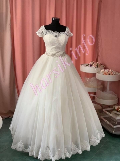 Wedding dress 957483696