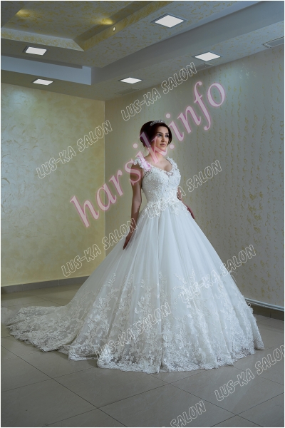 Wedding dress 316780574