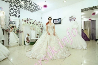 Wedding dress 481134217