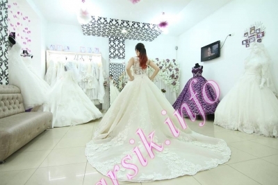 Wedding dress 748550231