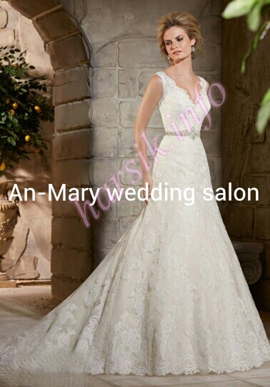 Wedding dress 747439546