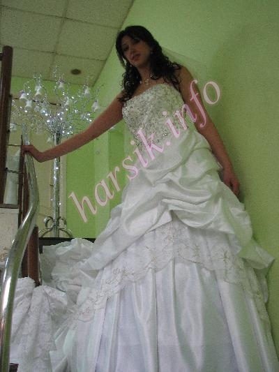 Wedding dress 668730849