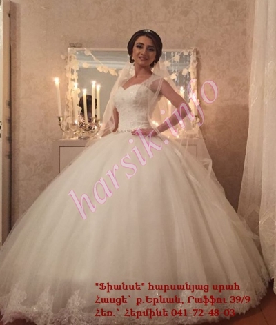 Wedding dress 452724574
