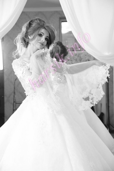 Wedding dress 744307426
