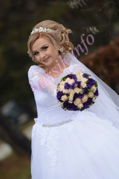 Wedding dress 352601925