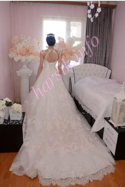 Wedding dress 768258902