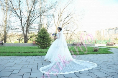 Wedding dress 517590844