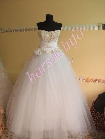 Wedding dress 541443049