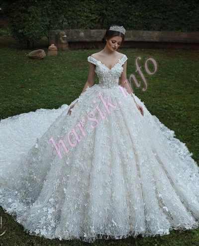 Wedding dress 540892789