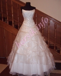 Wedding dress 133075562