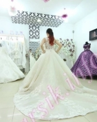 Wedding dress 748550231